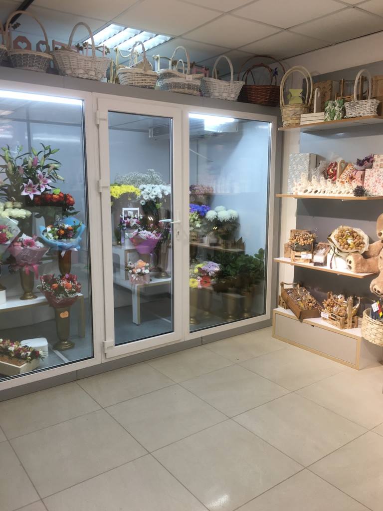 Продам цветочный магазин по улице Богдановича