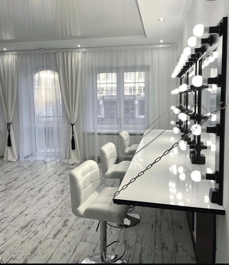 Продаётся салон-коворкинг в центре Бреста