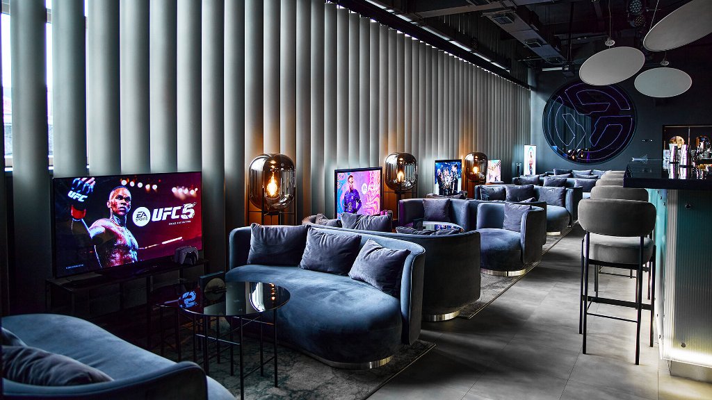 Продаётся ресторан + компьютерный клуб в центре города