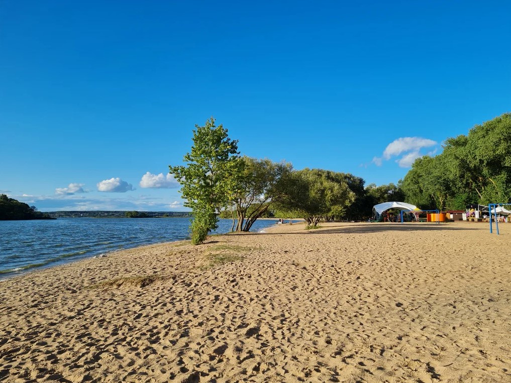 Продается отдельно стоящее кафе на берегу Минского моря
