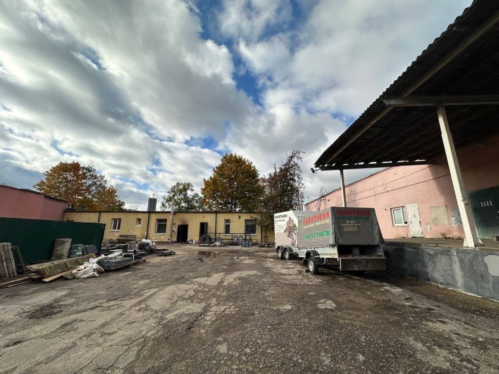 Доля в компании по изготовлению памятников