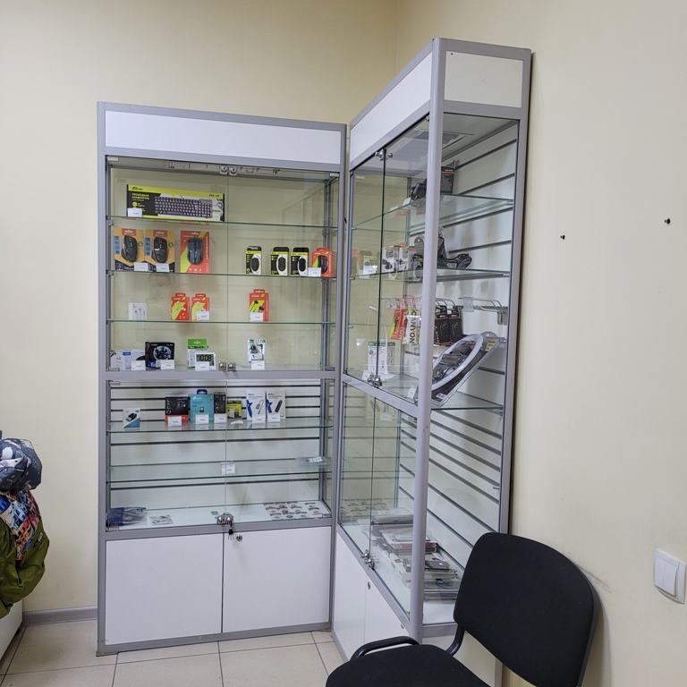 Магазин-мастерская по продаже мобильных аксессуаров