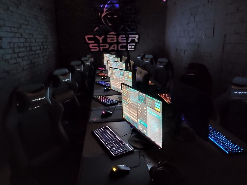 Продается киберлаундж Cyber Space в центре Минска