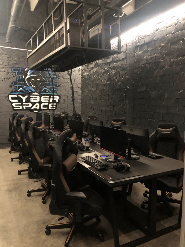 Продается киберлаундж Cyber Space в центре Минска