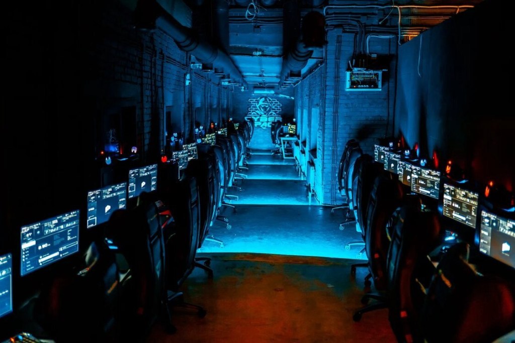 Продается киберлаундж Cyber Space в центре Минска
